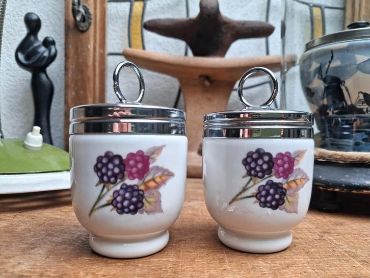 2x porseleinen egg codeer royal worcester made in England, Huis en Inrichting, Keuken | Servies, Zo goed als nieuw, Overige typen
