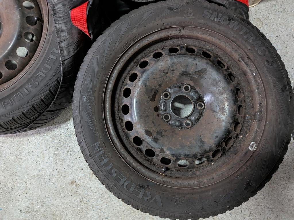 4 Vredestein winterbanden op stalen velgen 205/55 R16, Auto-onderdelen, Banden en Velgen, Ophalen, Gebruikt, 16 inch, Banden en Velgen