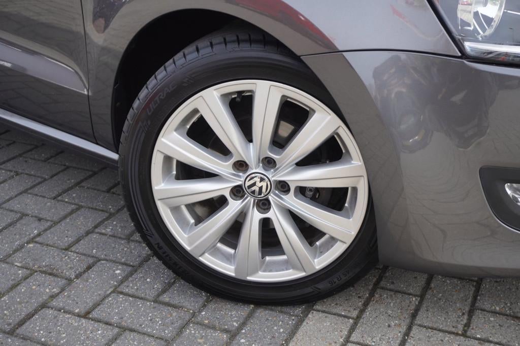 Volkswagen Polo 1.4-16V Highline / Stoelverwarming / PDC / A, Voorwielaandrijving, Zwart, 4 cilinders, Bedrijf