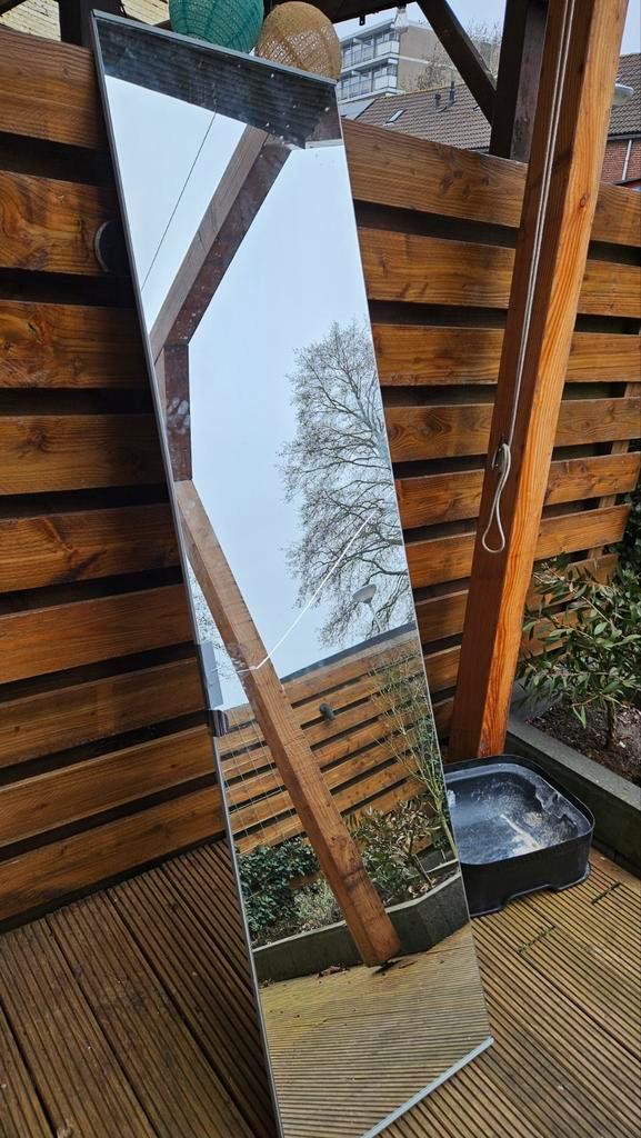 IKEA PAX spiegeldeur 200x58 met barst (gratis afhalen), Huis en Inrichting, Woonaccessoires | Spiegels, Gebruikt, 50 tot 75 cm
