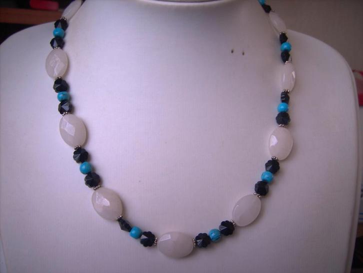 Een mooie Edelstenen ketting met oa facet Witte Jade, Sieraden, Tassen en Uiterlijk, Antieke sieraden, Ketting, Overige materialen