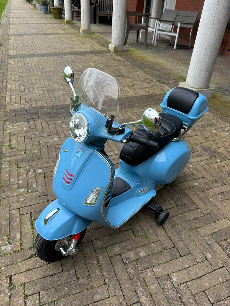 Kinder vespa scooter, Kinderen en Baby's, Speelgoed | Buiten | Accuvoertuigen, Ophalen of Verzenden, Zo goed als nieuw