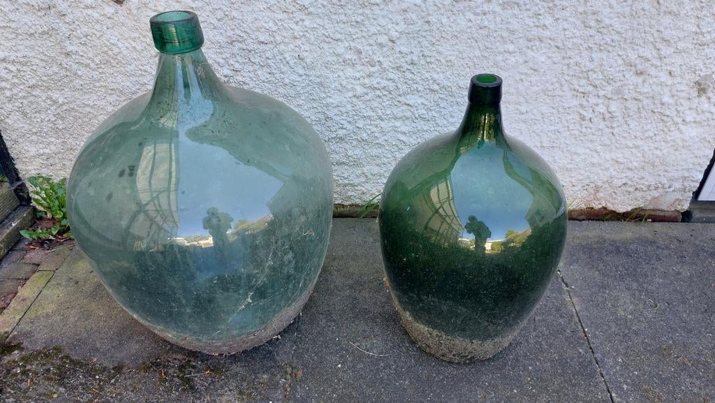 Grote groene glazen flessen (2 stuks), Antiek en Kunst, Antiek | Vazen, Ophalen of Verzenden