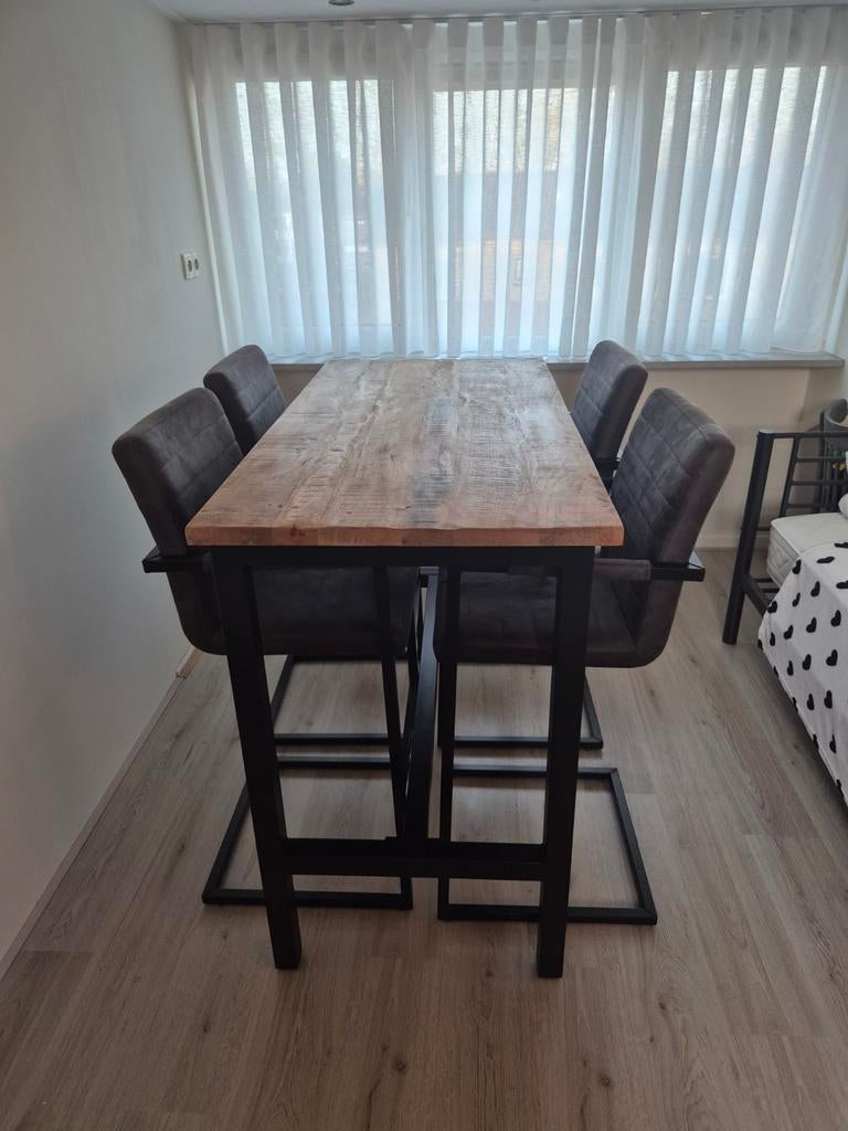 Bartafel met krukken, Ophalen, Zo goed als nieuw, Inclusief barstoelen