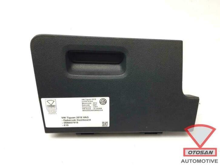 vw tiguan 5na 2018 opbergvak dashboard links 5nb857919, Auto-onderdelen, Gebruikt, Volkswagen, Volkswagen AG, Berliner Ring 2
38440  Wolfsburg, DE