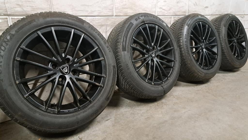 Zwarte velgen Sandero Stepway Jogger Lodgy Captur 205/55/16, Gebruikt, 16 inch, Banden en Velgen, Personenwagen