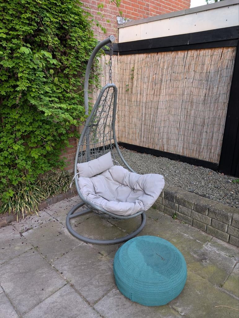 Hangstoel inclusief metalen poef, Ophalen, Metaal