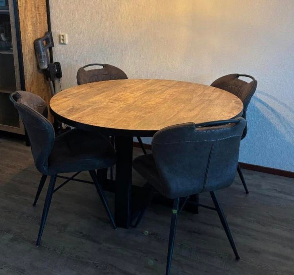 Ronde eettafel 130cm en 4 stoelen, Huis en Inrichting, Tafels | Eettafels, Ophalen, Overige materialen, Rond, Zo goed als nieuw