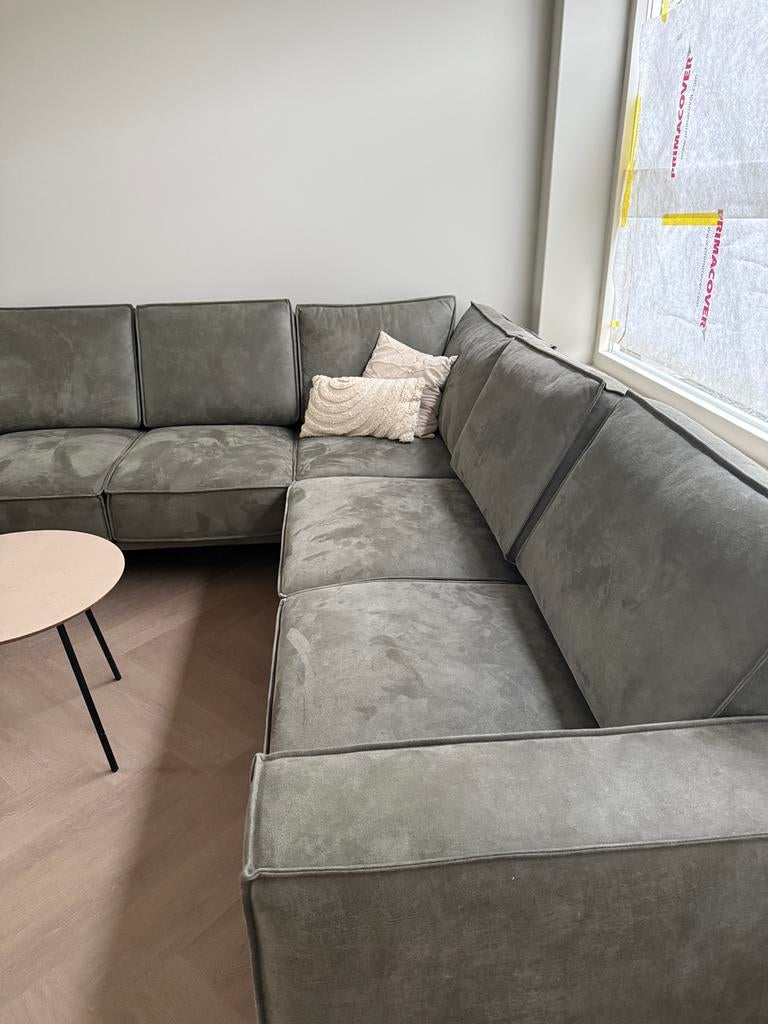 U bank - 2 jaar oud, Ophalen, Zo goed als nieuw, Vierpersoons of meer