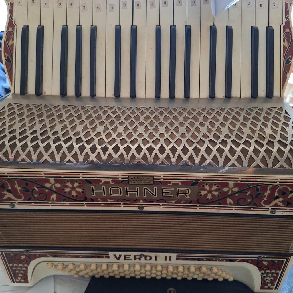 Hohner verdi 2 (geen valse tonen), Muziek en Instrumenten, Accordeons, Ophalen of Verzenden, Gebruikt, 80-bas, Hohner