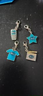 4 stuks orginele bedels Idols 2003 bedel ster mobiel shirt, Overige merken, Overige materialen, Nieuw, Ophalen of Verzenden