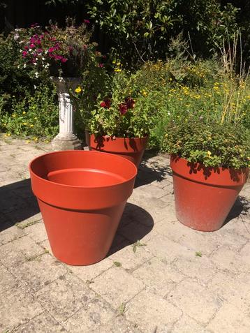 Elho bloempot diameter 40 cm, met reservoir en op wieltjes beschikbaar voor biedingen