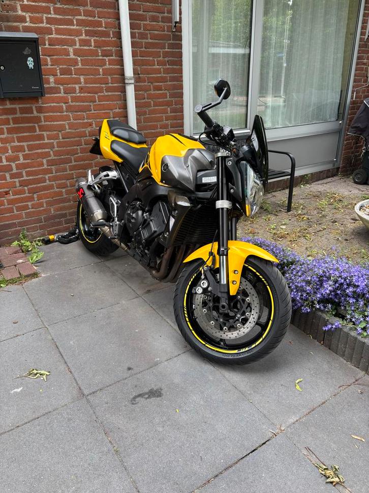 Yamaha FZ1-N 2006 met Akrapovic uitlaat, Motoren, Motoren | Yamaha, Particulier, Naked bike, meer dan 35 kW, 4 cilinders, Motorrijbewijs A