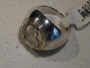 Prachtige zilveren munt ring, mat 17.25, echte zilver beschikbaar voor biedingen