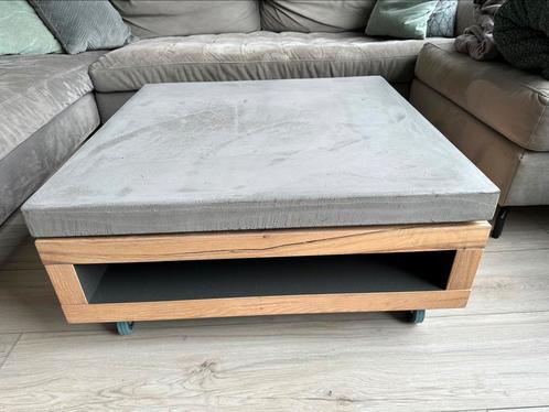 Prachtige Salontafel Xooon | Myland! Beton/houten salontafel, Huis en Inrichting, Tafels | Salontafels, Gebruikt, Eikenhout, Ophalen of Verzenden