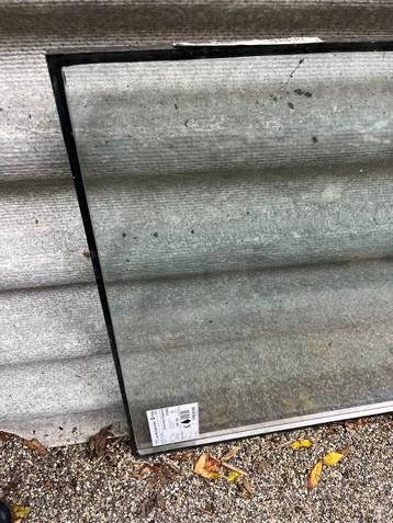 Gratis dubbel glas ruit 155x82,5 cm beschikbaar voor biedingen