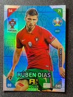 Panini ADRENALYN EURO 2020  DEFENSIVE ROCK  R. DIAS PORTUGAL, Hobby en Vrije tijd, Stickers en Plaatjes, Ophalen of Verzenden