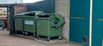 containers 3x voor opslag of om hooifeeders van te maken, Ophalen