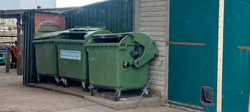 containers 3x voor opslag of om hooifeeders van te maken  beschikbaar voor biedingen