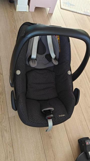 Maxicosi pebble + 2way Isofix+ spiegel beschikbaar voor biedingen