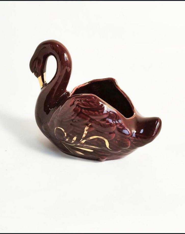 Vintage Zwaantje Bequet Quaregnon, Huis en Inrichting, Woonaccessoires | Vazen, Gebruikt, Rood, Minder dan 50 cm, Aardewerk of Porselein