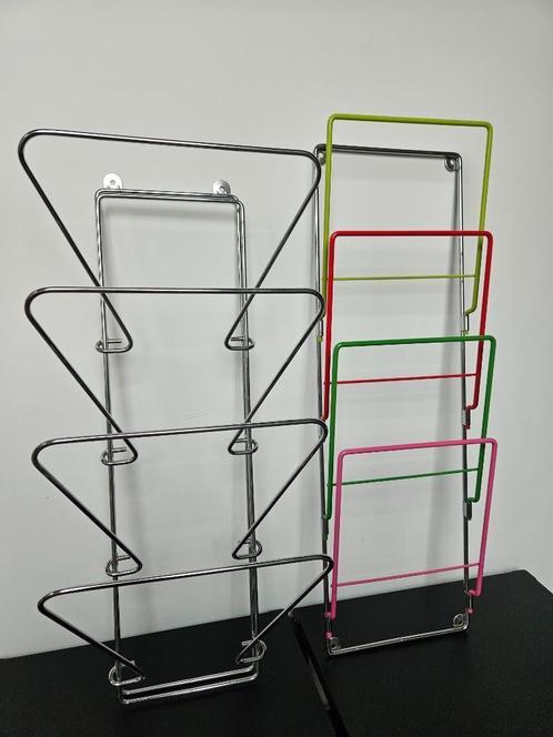 2 x Tijdschriftenhouder Vintage stijl (Verchroomd en kleur), Huis en Inrichting, Woonaccessoires | Krantenbakken en Lectuurbakken