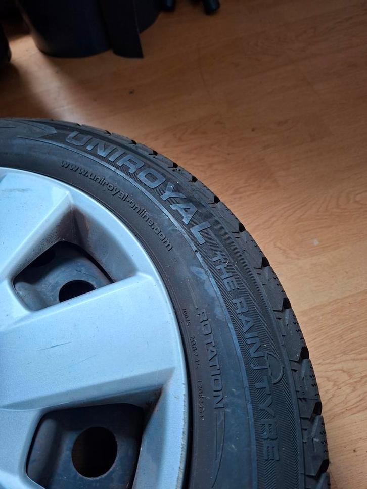 Winterbanden Toyota Corolla Verso - Zo goed als nieuw!, Auto-onderdelen, Banden en Velgen, Ophalen of Verzenden