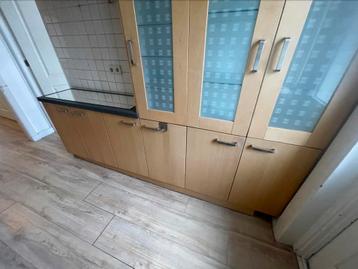 Keuken kasten gebruikt  beschikbaar voor biedingen