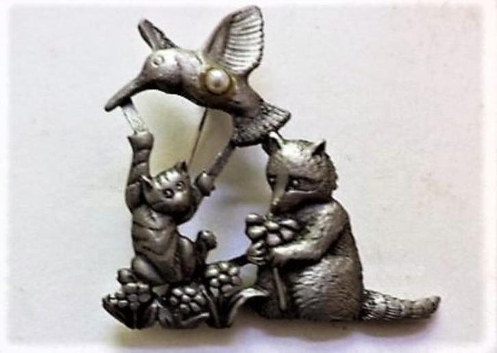 Mooie broche met kat, poes, kolibrie en een das en pareltje, Sieraden, Tassen en Uiterlijk, Broches, Nieuw, Overige materialen