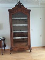 Vitrinekast (Louis XV-stijl), Ophalen