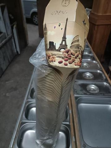 Notenboxen & Kartonnen Bakjes beschikbaar voor biedingen