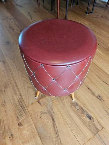 Vintage Naaidoos/Poef - Stijlvol en Praktisch! beschikbaar voor biedingen