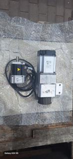 servo motor, Ophalen, Zo goed als nieuw