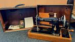 Singer naaimachine in houten koffer met attributen (+/-1928), Ophalen