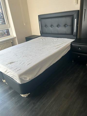 Boxspring 140x200 - Zo goed als nieuw! beschikbaar voor biedingen