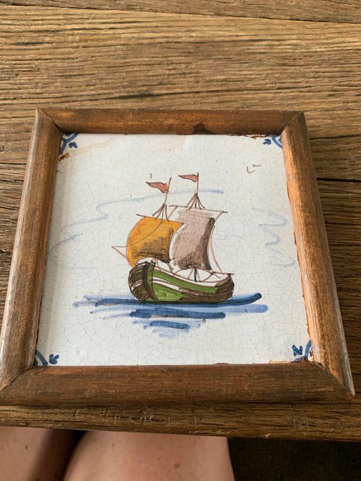 Witje met Schip in Houten Frame, Antiek en Kunst, Antiek | Wandborden en Tegels, Ophalen of Verzenden