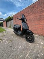 Vespa sprint 2017, Fietsen en Brommers, Scooters | Vespa, Ophalen, Gebruikt, Maximaal 45 km/u