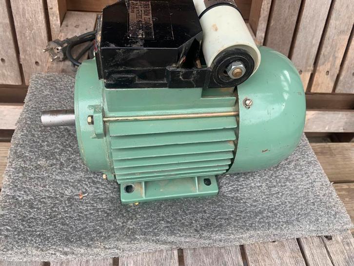 Elektromotor - Zo Goed Als Nieuw, Doe-het-zelf en Verbouw, Gereedschap | Machine-onderdelen en Toebehoren, Zo goed als nieuw, Ophalen of Verzenden