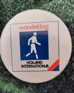 button - wandeldag - holland international, Verzamelen, Speldjes, Pins en Buttons, Ophalen of Verzenden, Nieuw, Merk, Button