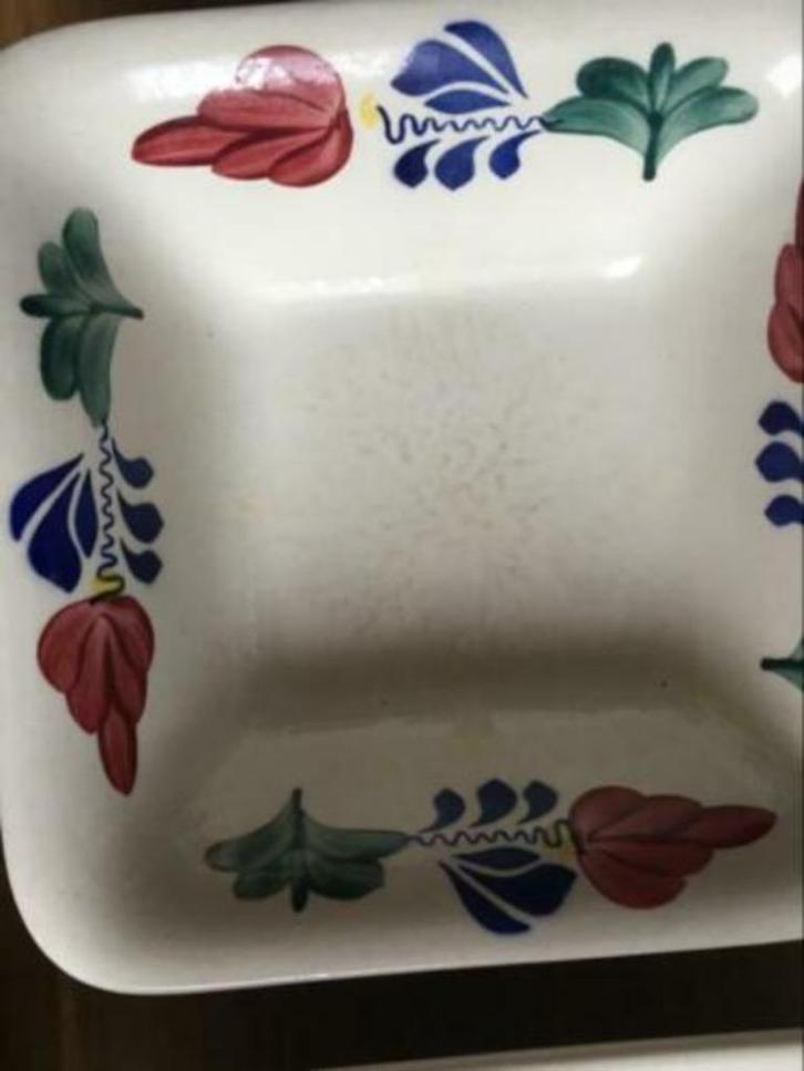 Boerenbont vierkante schaal nr 3 Boerenbond, Huis en Inrichting, Keuken | Servies, Gebruikt, Schaal of Schalen, Boerenbont, Aardewerk