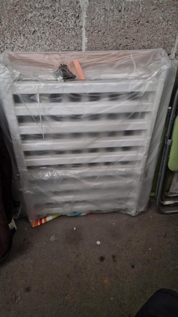 Stevige witte box - 80x100 cm, Doe-het-zelf en Verbouw, Verwarming en Radiatoren, Zo goed als nieuw, Overige typen, Minder dan 200 watt