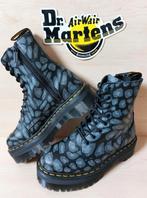 Dr. Martens Jadon, Black Distorted Leopard Maat: 40 UK6.5, Kleding | Dames, Schoenen, Nieuw, Grijs, Ophalen of Verzenden, Hoge laarzen