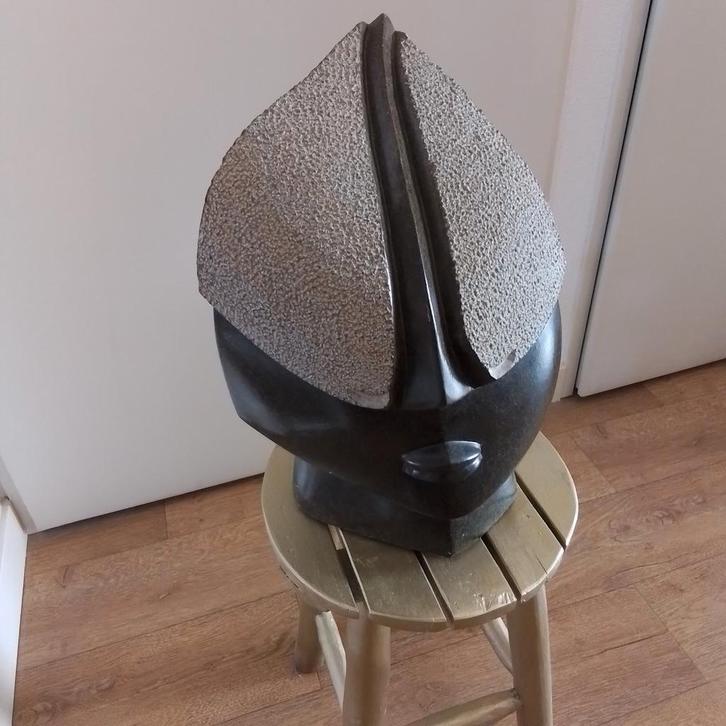 Bruin Serpentijn 'Leaf Head' Beeld met Certificaat, Antiek en Kunst, Kunst | Beelden en Houtsnijwerken, Ophalen