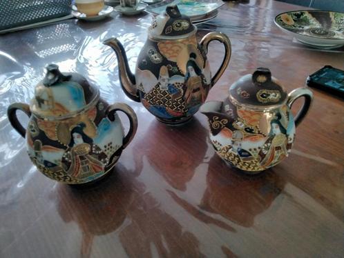 Satsuma japans servies. Theepot, melkkan en suikerpotje, Antiek en Kunst, Antiek | Servies compleet, Ophalen of Verzenden
