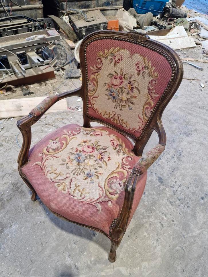 Antieke Louis XV Stijl Stoel met Borduurwerk, Antiek en Kunst, Antiek | Meubels | Stoelen en Banken, Ophalen