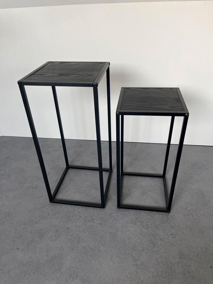 Zwarte plantentafeltjes - set van 2, Huis en Inrichting, Tafels | Bijzettafels, Zo goed als nieuw, Vierkant, Minder dan 45 cm
