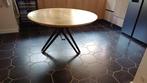 Ronde eikenhoud Eetkamertafel met metalen zwarte poten., Huis en Inrichting, Tafels | Eettafels, Ophalen, Rond, Zo goed als nieuw