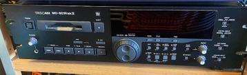 Tascam MD-801R MK II + RC 8 beschikbaar voor biedingen