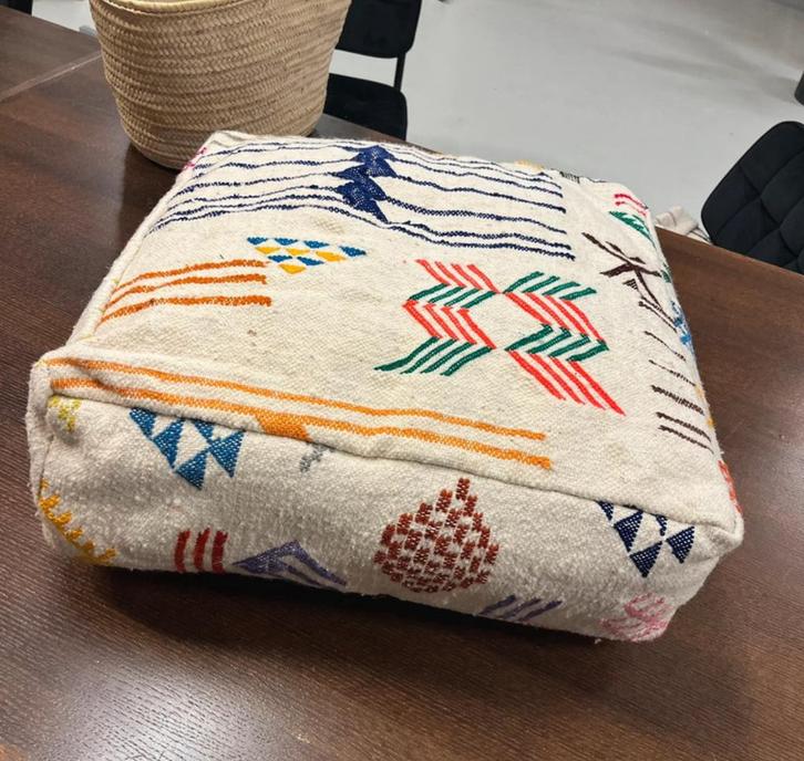Verchillende Kelim Poefs / Kussens / sprei handgemaakt, Huis en Inrichting, Banken | Voetenbanken en Poefen, Nieuw, Minder dan 50 cm