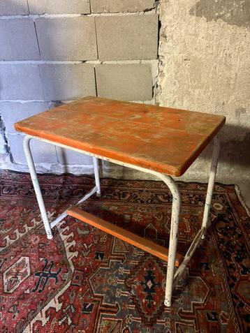 Vintage Houten Bureautje/Tafeltje met Metalen Frame beschikbaar voor biedingen